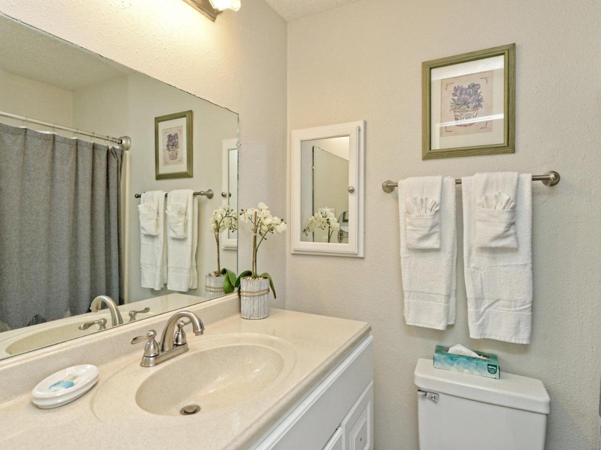 Lake Travis Bungalow Casita Golden Rod #2 Lakeway Exterior photo